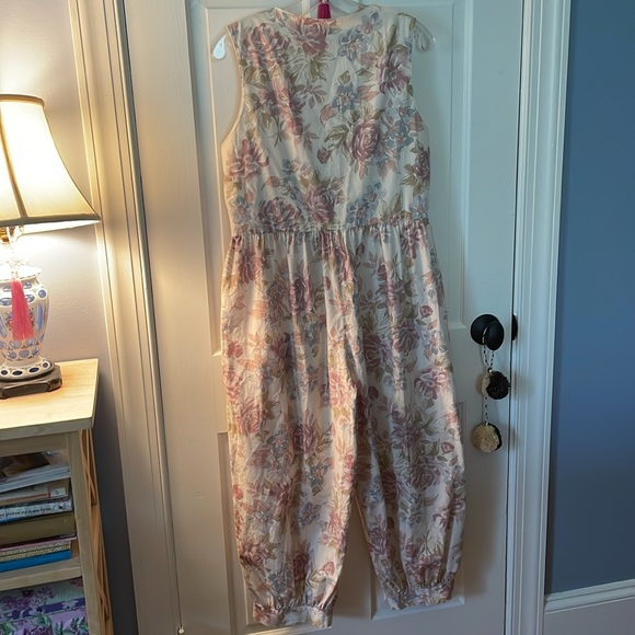 ADORABLE classic Laura Ashley jumpsuit romper LIKE NEW S/M 💋 - Picture 4 of 4
